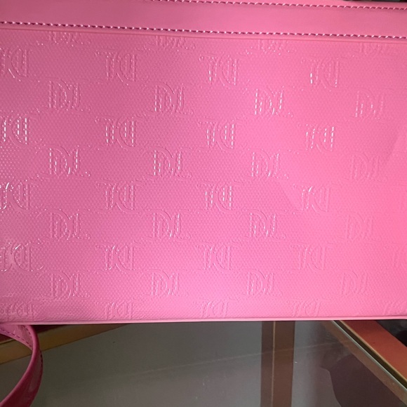 Juicy Couture Pink Crossbody Bag with Metallic Hardware - Picture 3 of 5